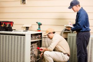 AC-technicians-repair